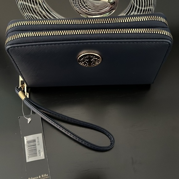 REBECCA & RIFKA NAVY BLUE DOUBLE ZIPPER WRISTLET WALLET - Picture 13 of 13